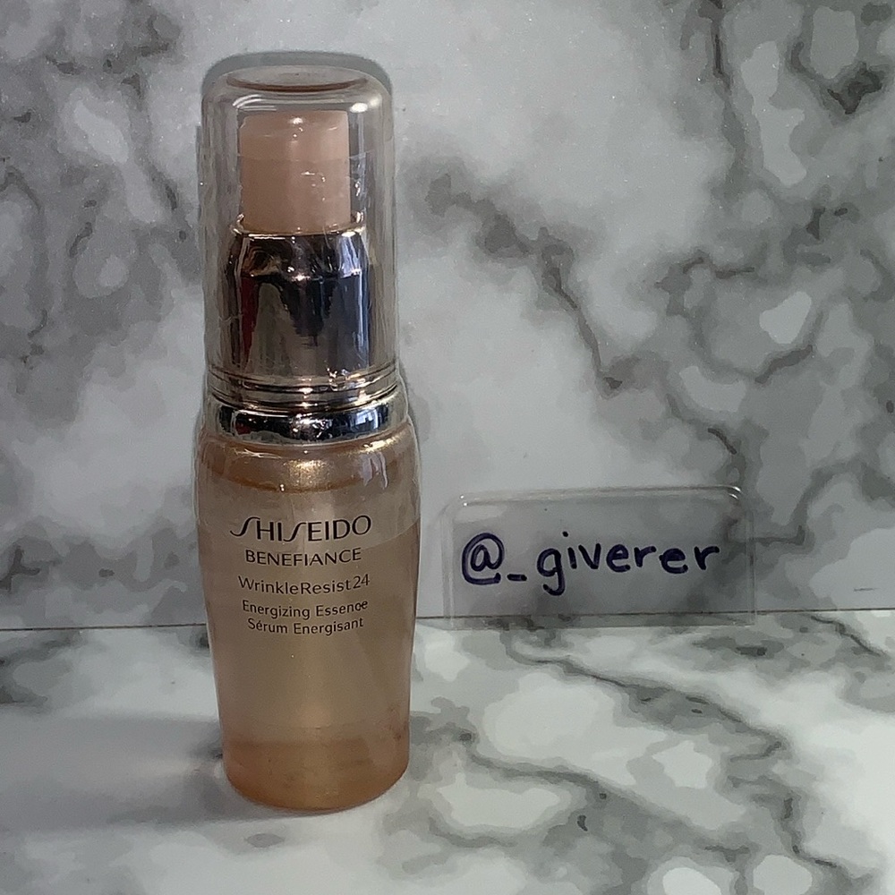 Shiseido Benefiance WrinkleResist24 Energizing Essence Serum